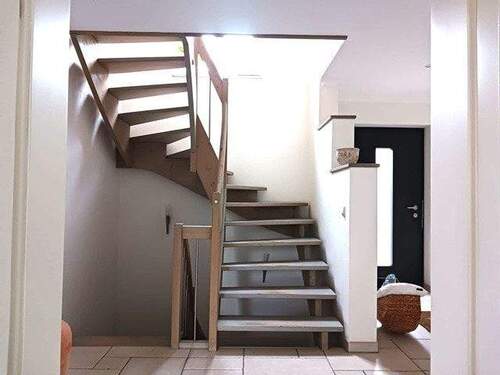 Treppe ins Obergeschoss - 