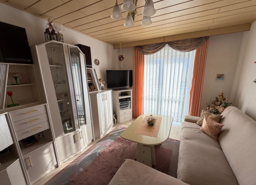 Wohnzimmer - 2 Zimmer Etagenwohnung in Pfreimd