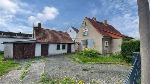 Schuppen und Garage - 