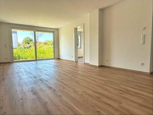 Wohnen mit Zugang zu Terrasse und Garten - 