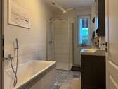 Erdgeschoss - Badezimmer…. - 