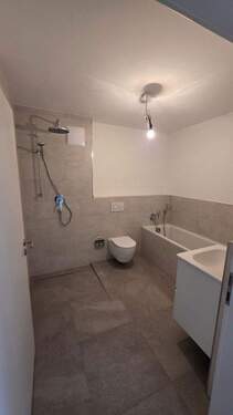 Badezimmer - Etagenwohnung mit 80,00 m&sup2; in Waldenbuch zur Miete