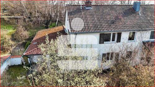 Außenansicht - Charmante Doppelhaushälfte mit Potential