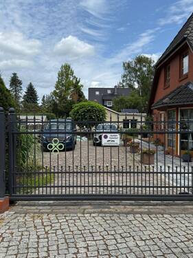 Zufahrt - Einfamilienhaus mit 144,00 m² in Berlin zum Kaufen