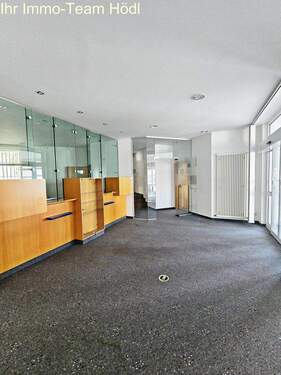 großer Raum - Büro in Reutlingen zum Kaufen