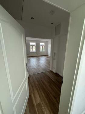 Blick durch Eingangstür - 