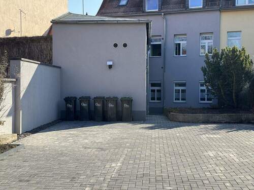 Hinterhof / Parkplätze - 