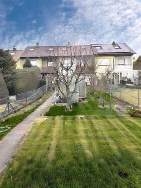 Ansicht Garten - Reihenmittelhaus mit Ausbaupotenzial, Garage und Stellplatz