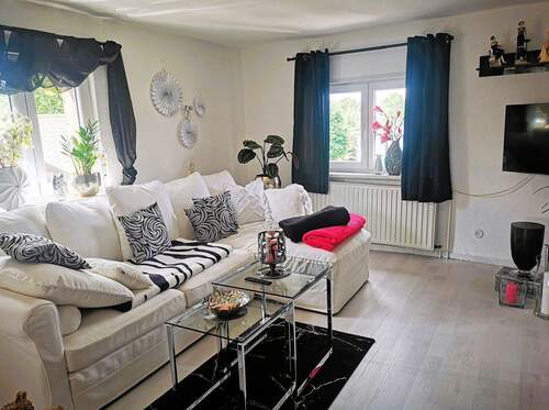 Wohnzimmer.jpg - Doppelhaushälfte mit 120,00 m&sup2; in Frauenwald zum Kaufen