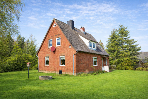 Objektansicht - Raum zum Leben - Wohnhaus mit Nebengebäude und Garten