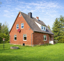 Raum zum Leben - Wohnhaus mit Nebengebäude und Garten - Balje