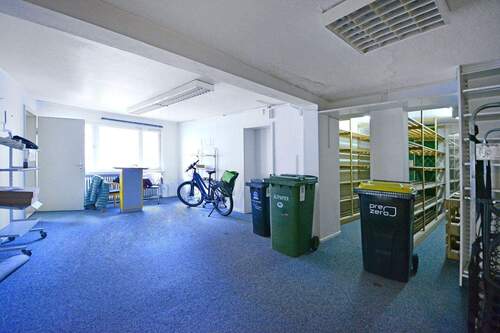 Gewerbefläche - 9 Zimmer Mehrfamilienhaus, Wohnhaus in Wolfhagen