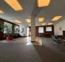 Großzügige Erdgeschosswohnung mit vielfältigen Nutzungsmöglichkeiten in Neckarau - Mannheim