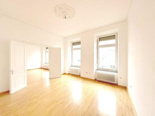 Wohnzimmer - 3 Zimmer Etagenwohnung zur Miete in Trier