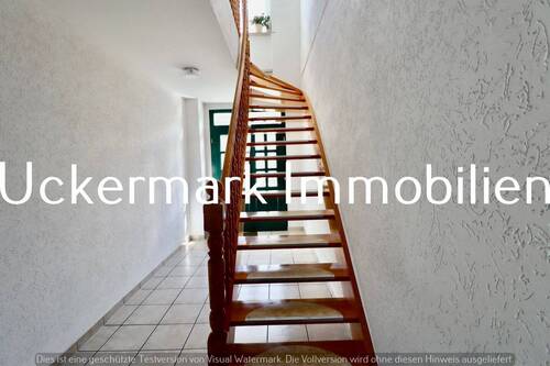 Treppenaufgang zum 1. OG - 