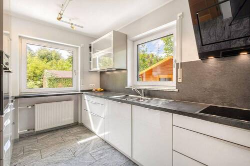 helle hochwertige Einbauküche - 
