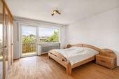 Schlafzimmer 1 mit Balkon - 