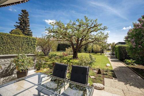 Blick von der Südterrasse - von Privat, charmante Doppelhaushälfte mit großem Garten in ruhiger Bestlage von Otterfing