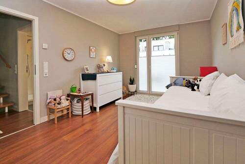 Überall wurde hochwertiges Laminat verlegt - 