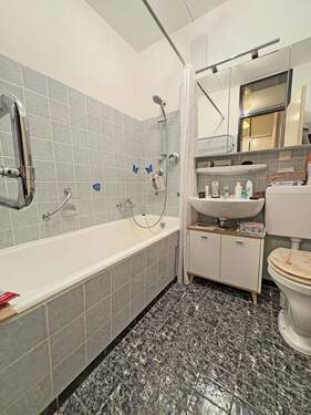 Bad 1 - 2 Zimmer Etagenwohnung zum Kaufen in Regensburg