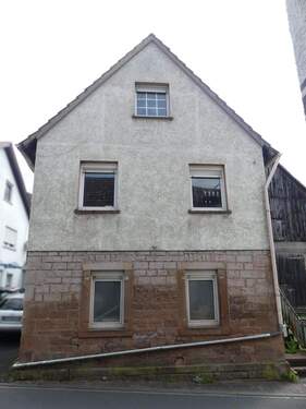 Straßenansicht - 4 Zimmer Einfamilienhaus zum Kaufen in Aura