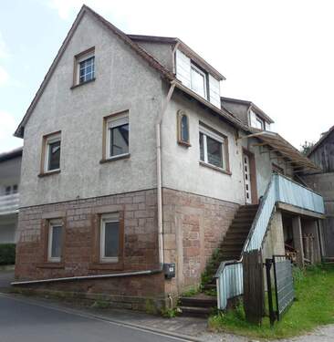 Straßensicht rechts - 4 Zimmer Einfamilienhaus in Aura