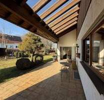 Wohnen auf einer Ebene: Freistehendes Einfamilienhaus in Gärtringen, perfekt für die kleine Familie