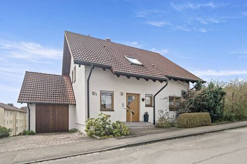 Außenbild - PROVISIONSFREI- Dein neues Zuhause in Toplage - Einfamilienhaus mit Komfort & Garage