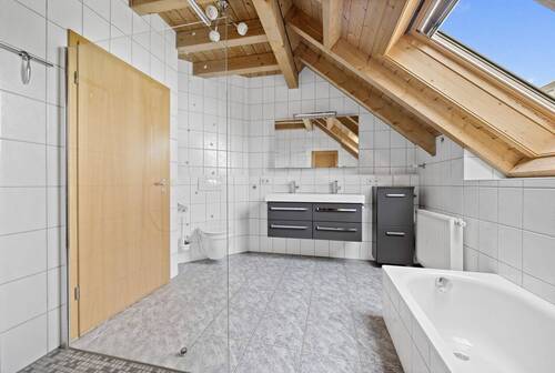 Bad - 7 Zimmer Einfamilienhaus zum Kaufen in Tuttlingen