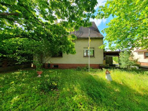Straßenansicht - 5 Zimmer Mehrfamilienhaus, Wohnhaus in Laußig
