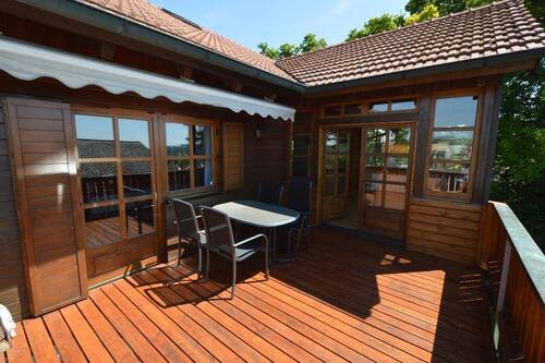 Terrasse - 6-Zi.-Holz-EFH mit Südterrasse, Wintergarten, 2 Balkonen u. Blick ins Grüne in der Gmd. Lappersdorf