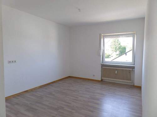 Schlafzimmer - 4 Zimmer Etagenwohnung zum Kaufen in Neu-Anspach