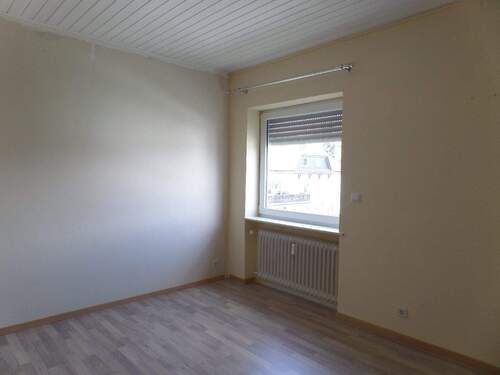Schlafzimmer/Büro - 4 Zimmer Etagenwohnung in Neu-Anspach
