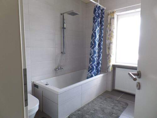 Badezimmer - Etagenwohnung mit 101,00 m² in Neu-Anspach zum Kaufen