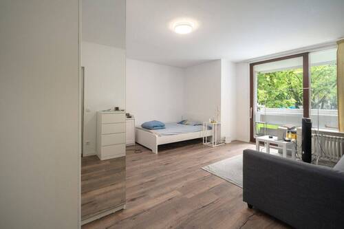 Wohnzimmer - 3 Zimmer Etagenwohnung zum Kaufen in München / Arabellapark