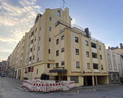 Hausansicht LS - Schicke vermietete 3 Zi Wohnung mit Loggia Nähe Stadtpark