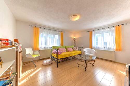 Zimmer OG - Mehrfamilienhaus, Wohnhaus mit 187,00 m&sup2; in Böblingen zum Kaufen