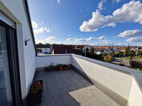 Balkon mit Granitplatten - 