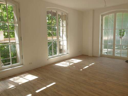 Wohnzimmer - 4 Zimmer Etagenwohnung zur Miete in Tharandt