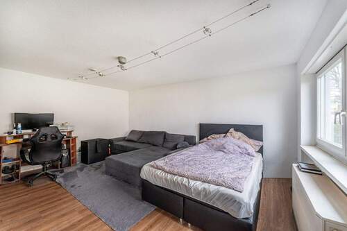 Wohnzimmer / Schlafzimmer - 1 Zimmer Etagenwohnung in Lottstetten