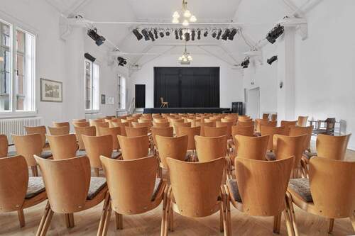 Theatersaal - 1 Zimmer Mehrfamilienhaus, Wohnhaus zum Kaufen in Neuhausen