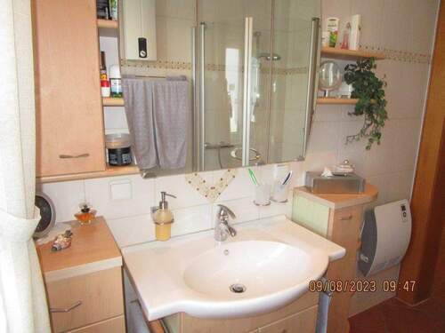 Dusche EG - 