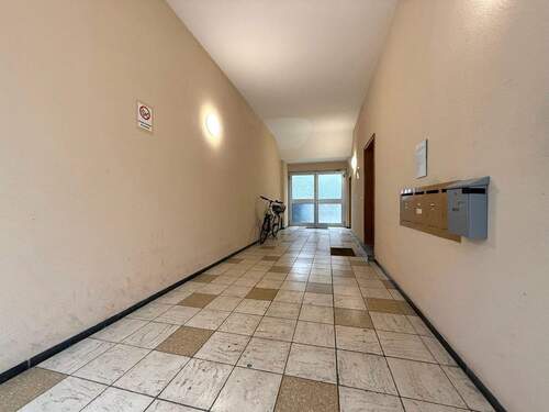 Hofeinfahrt - Halle zur Miete in Mannheim