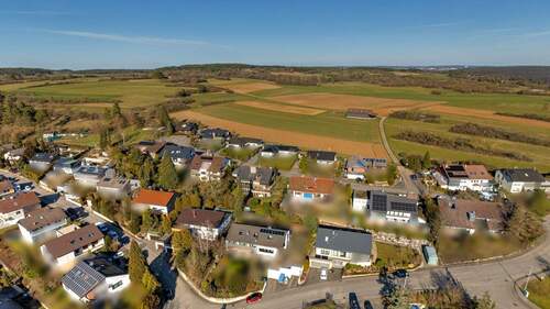 Luftbild - 7 Zimmer Einfamilienhaus zum Kaufen in Aidlingen