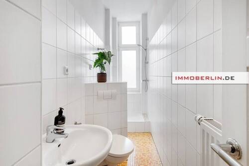 3 - 2 Zimmer Etagenwohnung in Berlin