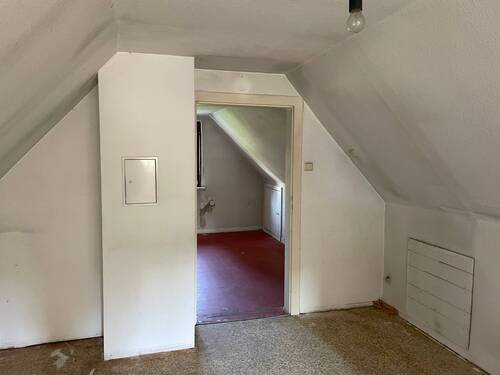 Durchgang zum zweiten Zimmer im DG - 