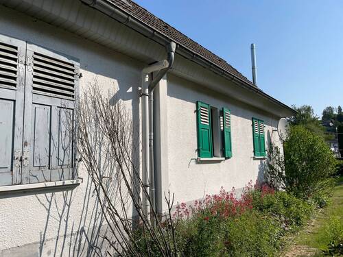 Fenster mit Schlagläden - Einfamilienhaus mit 75,00 m&sup2; in Gummersbach zum Kaufen