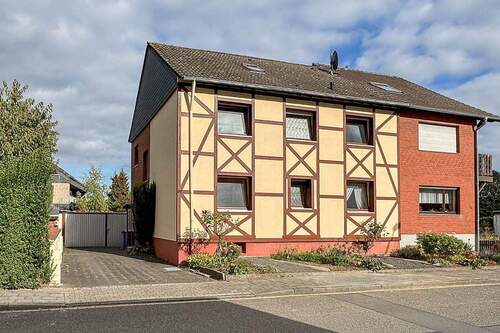 Ansicht - 8 Zimmer Einfamilienhaus zum Kaufen in Zülpich