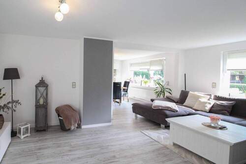 Wohn-und Esszimmer (2) - 