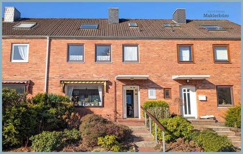 Gepflegtes Reihenhaus mit charmanter Klinkerfassad - 7 Zimmer Reihenmittelhaus zum Kaufen in Reinbek